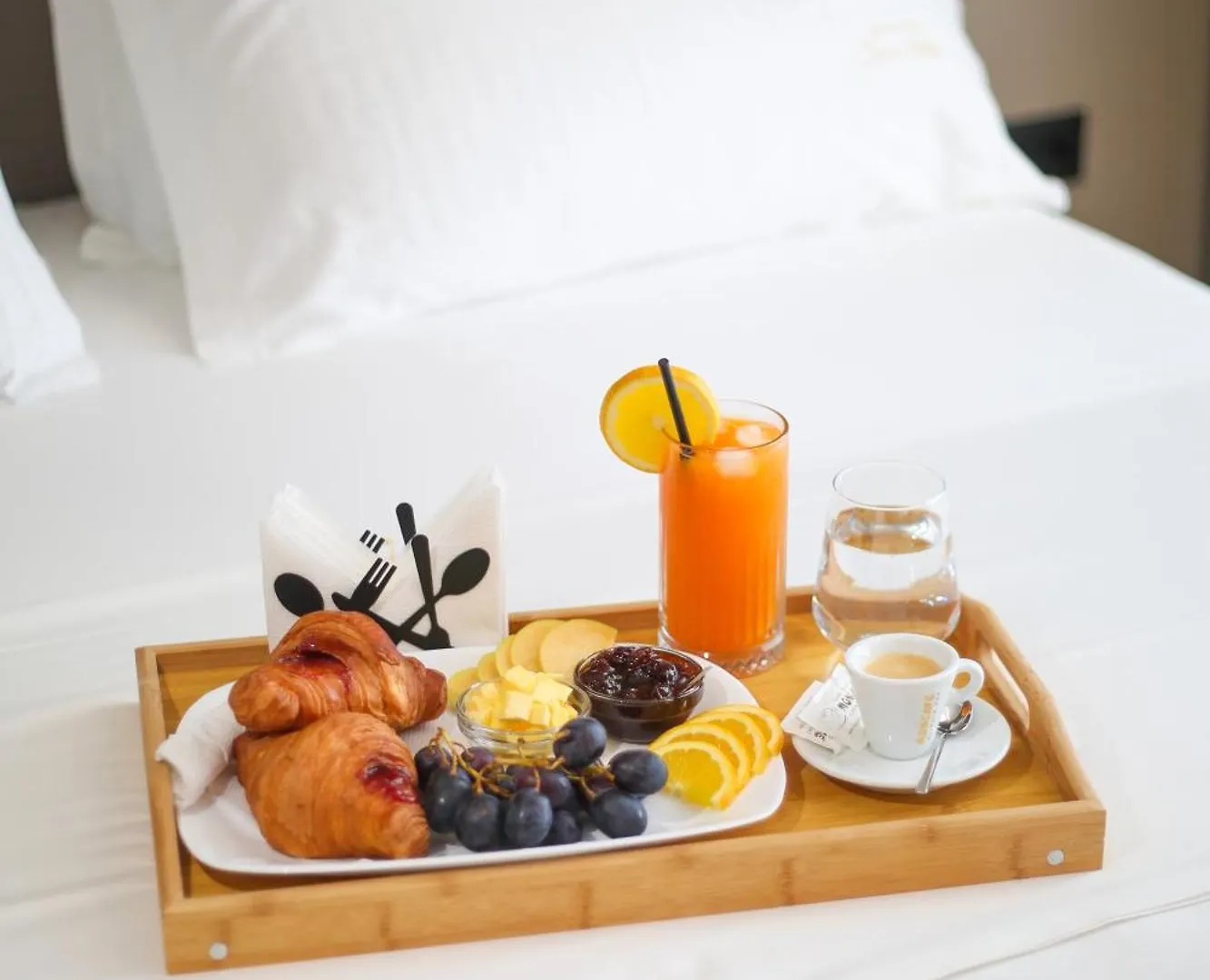 Charm Hotel Vlore 4*,  Albania