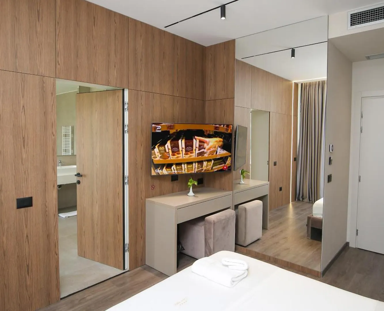 ****  Charm Hotel Vlore Albania
